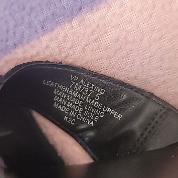 Vince Camuto Alexino Leather Sandals - Picture 5 of 6